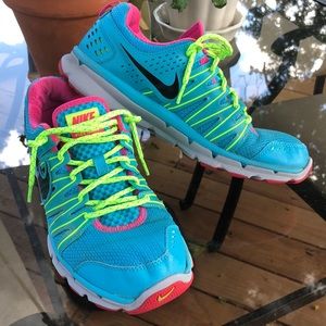 NIKE FLEX TRAIL2 bright trail running shoes!
